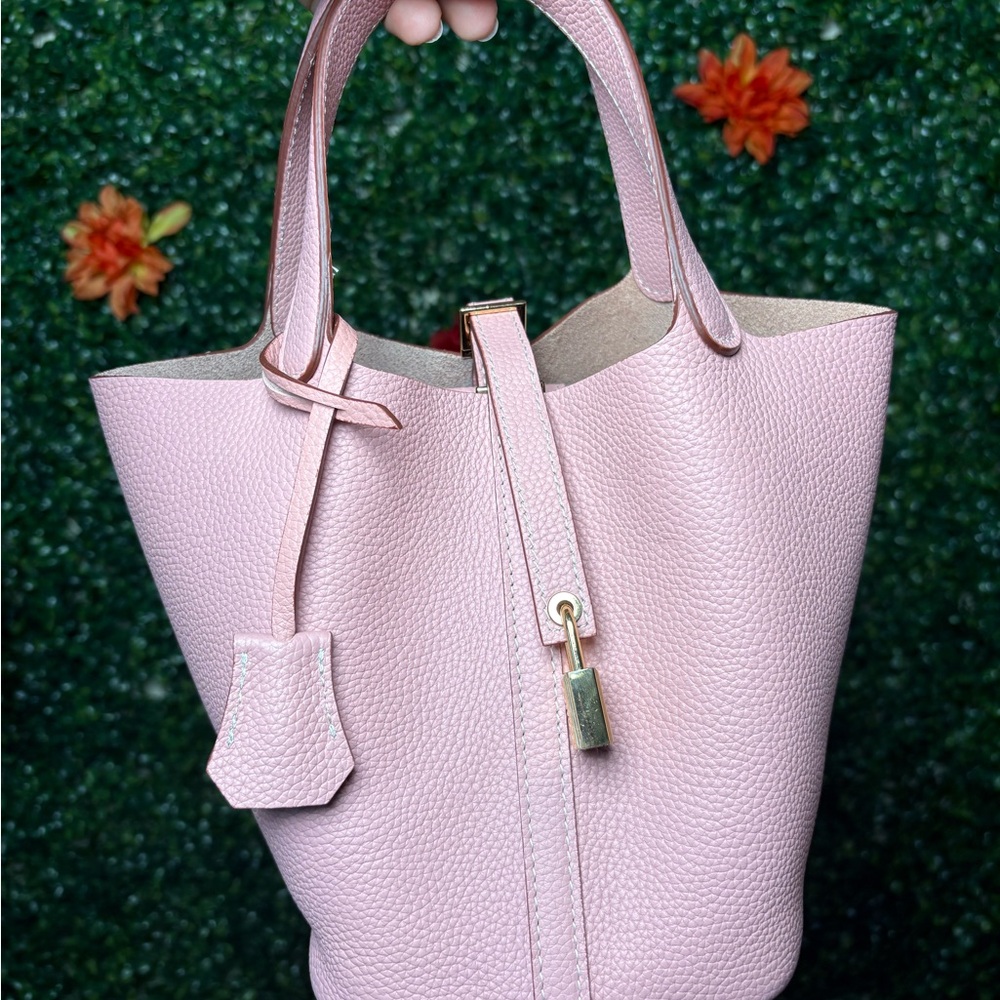 Elegant Pink Cowhide Bucket Bag
